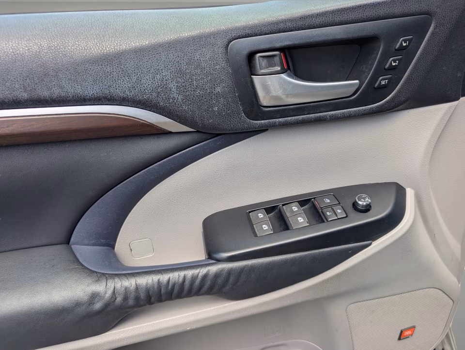 2014 Toyota Highlander Limited - Photo 9